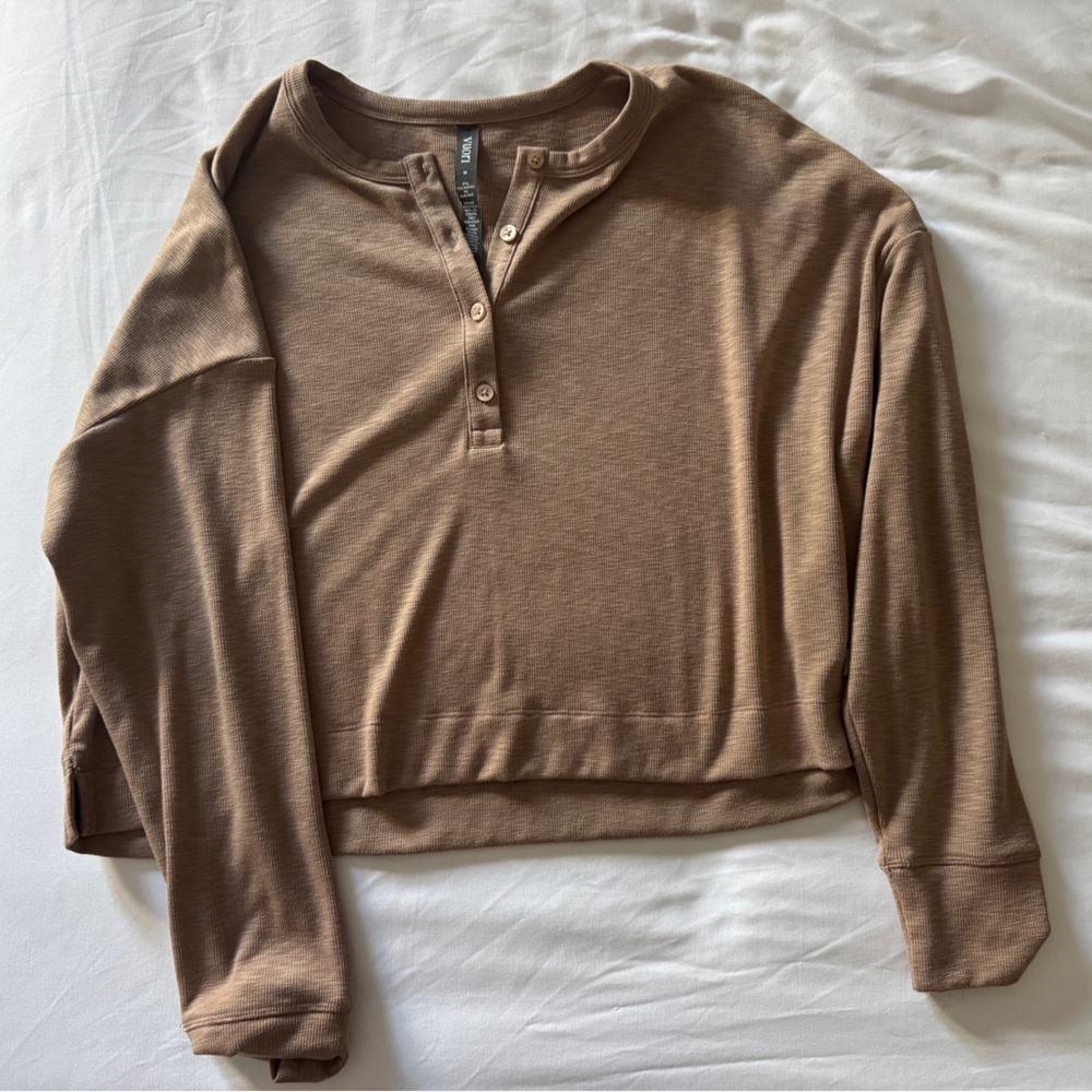 Vuori Buttoned Henley Top in Brown